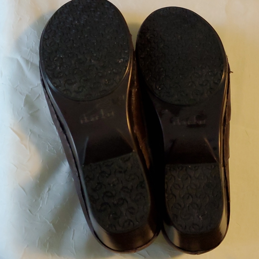 Clogs - Picture 6 of 6